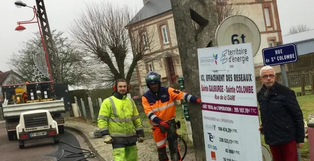 photo  après les lignes aériennes, les poteaux obsolètes vont bientôt tous disparaître du paysage.  &copy;  ouest-france 
