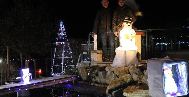 photo  chaque année, les laloy investissent dans de nouvelles illuminations.  &copy;  le maine libre 