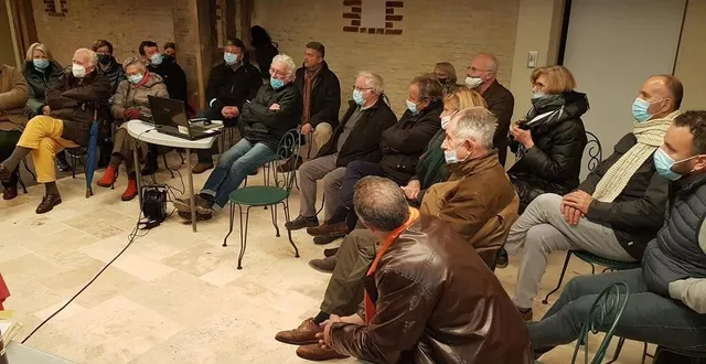 photo  les représentants de plusieurs associations environnementales étaient présents à cette assemblée.  &copy;  ouest-france 