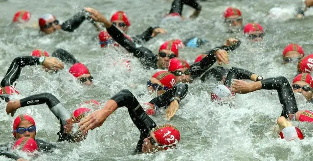 photo  le week-end triathlon du mois d’août, un des grands évènements sportifs de la ferté-bernard chaque année.  &copy;  archive le maine libre – hervé petitbon 