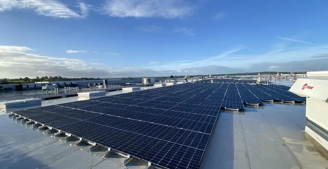 photo  au total, 1 488 panneaux photovoltaïques ont été installés sur le toit de l’usine thermocoax, à caligny, dans l’orne.  &copy;  thermocoax 