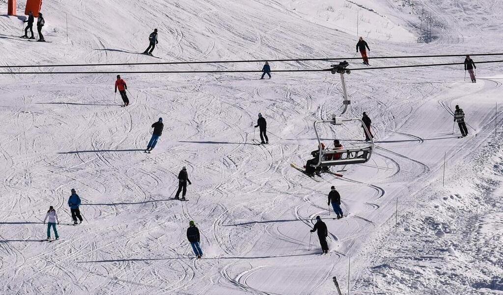 Covid-19 dans les Hautes-Alpes : le port du masque en extérieur devient  obligatoire à Gap, Briançon et dans les stations de ski