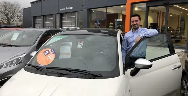 photo  damien de chez distinxion évoque un manque de véhicules d’occasion : « c’est un phénomène général ».  &copy;  bruno mortier 