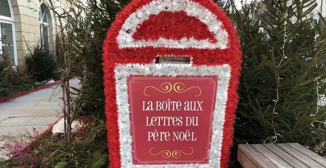 photo  les dessins, récits et autres recettes sont à déposer dans la boîte aux lettres du père noël située devant la mairie de sablé-sur-sarthe (sarthe) avant le lundi 3 janvier 2022.  &copy;  ouest-france 