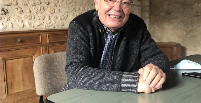 photo  régis cerbelle, maire de chantenay-villedieu, a fait un retour sur la réunion sur la gestion des déchets qui a eu lieu le 20 décembre 2021.  &copy;  le maine libre 