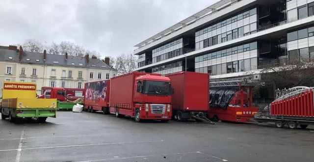 photo  le cirque de noël, formé par le cirque fantasia et le cirque franco-italien, reprendra la route mercredi 5 janvier 2022, et quittera angers (maine-et-loire) pour un an.  &copy;  ouest-france 