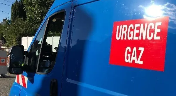 photo  les équipes de grdf normandie sont intervenues ce mardi 4 janvier à val-au-perche (orne) pour réparer une canalisation de gaz.  &copy;  archives ouest-france 