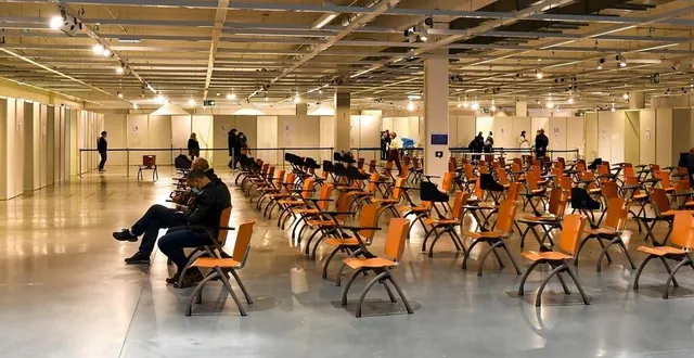 photo  au centre de vaccination du parc manceau, au mans, les annulations sont marginales. elles atteignent 10 % à coulaines ou à mamers.  &copy;  le maine libre – yvon loue 