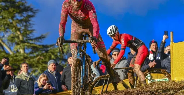 photo  célestin guillon (au premier plan) est passé tout proche d’un top 10, pendant qu’yvonnick lauger s’est battu pour un top 30.  &copy;  archives le maine libre – yvon loue 