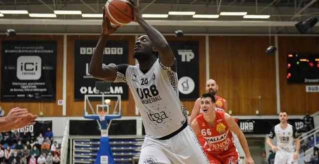 photo  cheick sekou conde et les rennais commencent l’année par un déplacement périlleux.  &copy;  jocelyne régent 