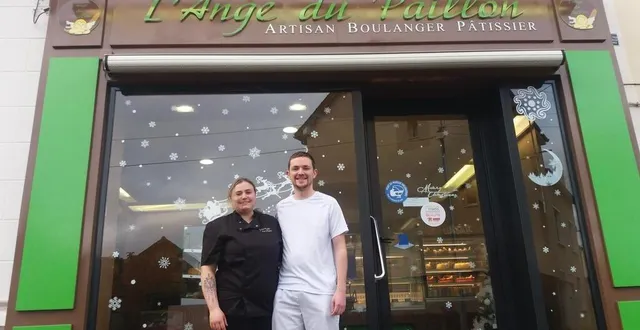 photo  corentin lair et angélique dupaillon devant la devanture de la boulangerie.  &copy;  le maine libre 