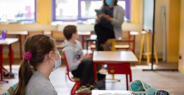 photo  une enseignante en train de donner cours à des élèves. photo d’illustration.  &copy;  ouest-france 