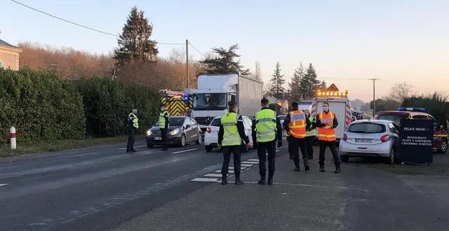 photo  le drame s’est produit ce jeudi 13 janvier 2022 sur la départementale 323, à la sortie de la flèche.  &copy;  ouest-france 
