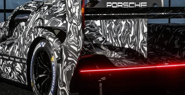 photo  la porsche hypercar dans sa tenue de camouflage.  &copy;  porsche 