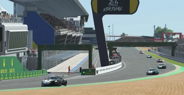 photo  la deuxième édition des 24 heures du mans virtuelles a été lancée ce samedi 15 janvier 2022 à 14 heures.  &copy;  porsche 