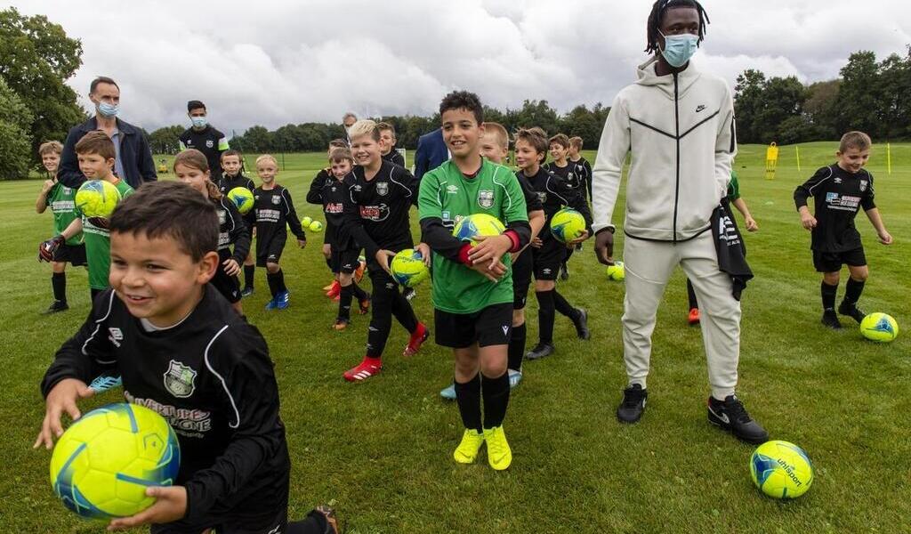 Foug res. L AGL Drapeau ne touchera rien pour le transfert de