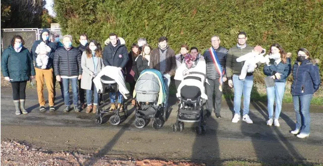 photo  quinze arbres ont déjà été plantés à l'arboretum qui s'étend sur la parcelle du pré regouin, rue marcel-lallouet.  &copy;  le ma	ine libre 