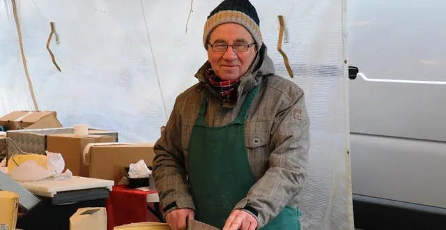 photo  ?la fromagerie « le carrouges » tire son nom d’un cousin du gruyère, qu’elle produit dans l’orne. ce stand est présent depuis 35 ans sur le marché de falaise (calvados).  &copy;  ouest-france 