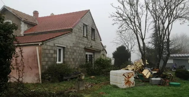 photo  les sapeurs-pompiers de la sarthe sont intervenus à avessé, où un incendie s’est déclaré dans une maison.  &copy;  le maine libre 