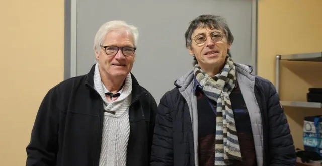 photo  charles mathieu ( à droite) avec dominique clément, vice-président du comité départemental.  &copy;  le maine libre 