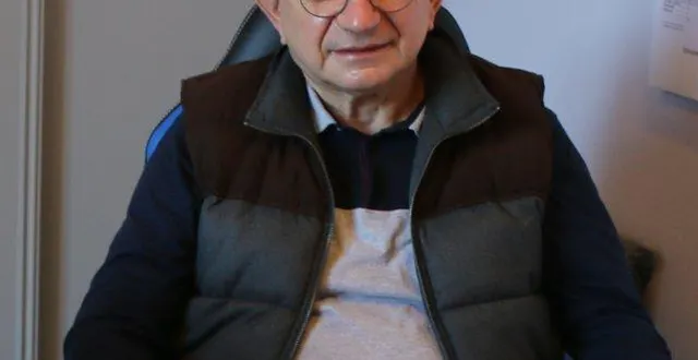 photo  jean-denis guibert, maire de neufchâtel-en-saosnois.  &copy;  le maine libre 