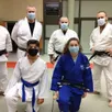 photo  émilie poulet (en bleu) prend la suite de patrick graindorge en tant que monitrice du judo-club. à ses côtés, anis lyagoubi, champion de l’orne minime catégorie -55 kg. le club, d’une vingtaine de licenciés, a notamment mis en place une section baby-judo, ouverte aux enfants à partir de quatre ans. 