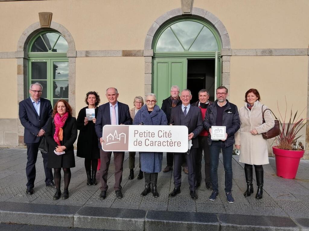 Dol de Bretagne officiellement Petite cit de caract re Saint