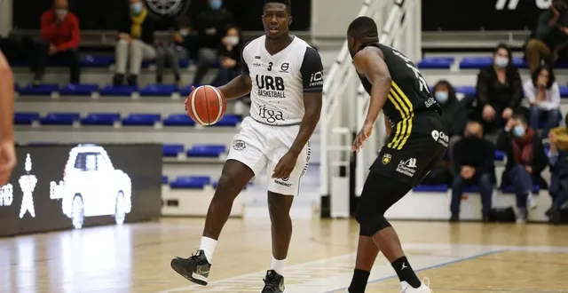 photo  meilleur marqueur côté rennais avec 12 points, pamba-zucchetti n’a pas pu éviter la défaite de l’union.  &copy;  archives ouest-france 