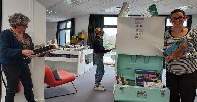 photo  la médiathèque rénovée, très lumineuse, accueille toujours ses lecteurs, avec masques (sauf pour la photo ). ici, jeanne marie brebion, adjointe responsable aux affaires sociales et culturelles, ( à gauche ), une lectrice et lucie baillot, ( à droite ) bibliothécaire, expriment une réelle satisfaction pour le résultat obtenu en 2021, avec des collections renouvelées.  &copy;  ouest-france 