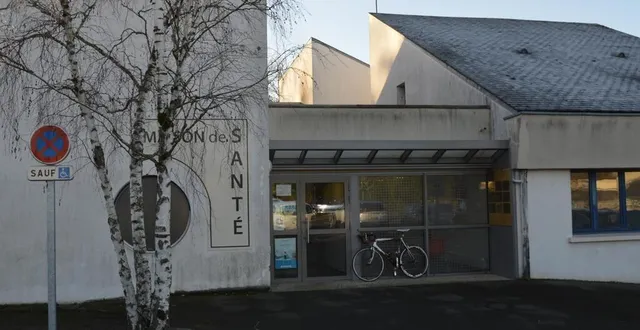 photo  la maison de santé va pouvoir garder deux médecins.  &copy;  le maine libre 
