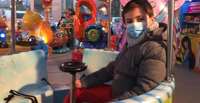 photo  jules pris en photo lors des fêtes de fin d’année à alençon.  &copy;  pour l’avenir de jules 