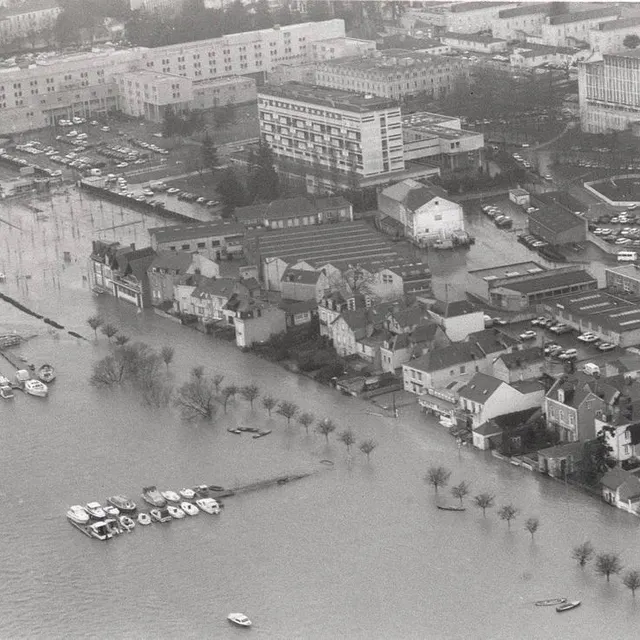 photo vus du ciel, les abords du chu d’angers inondés.  ©  archives ouest-france