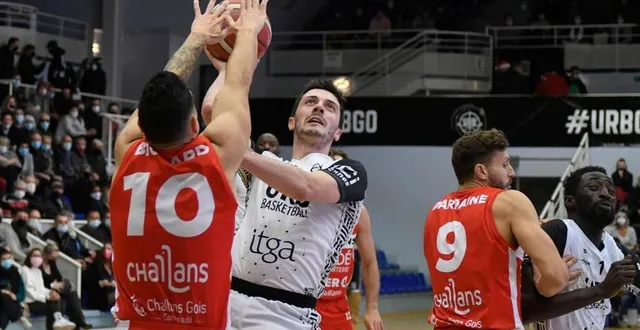 photo  professeur à la ville, clément poncet-leberre va tenter de maintenir l’urb en n1 cette saison.  &copy;  jocelyne régent 