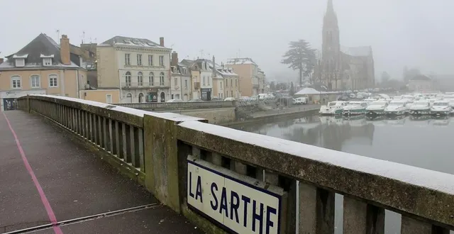 photo  une fine couche de neige s’est déposée au petit matin à sablé-sur-sarthe (sarthe) ce mardi 25 janvier 2022.  &copy;  ouest-france 