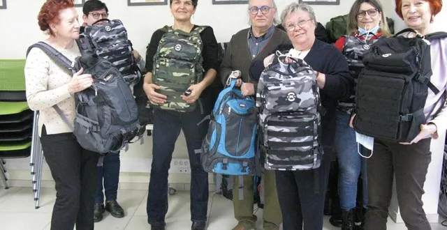 photo  lundi 24 janvier 2022, tout était fin prêt autour de martine gaboyer (au premier plan) pour remettre les sacs à dos pour les gens de la rue. crise sanitaire oblige, tous les bénévoles n’ont pas pu être présents.  &copy;  ouest-france 