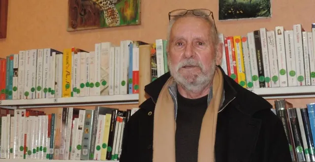 photo  daniel chevée souhaite trouver une nouvelle organisation pour l’accueil de la médiathèque.  &copy;  ouest-france 