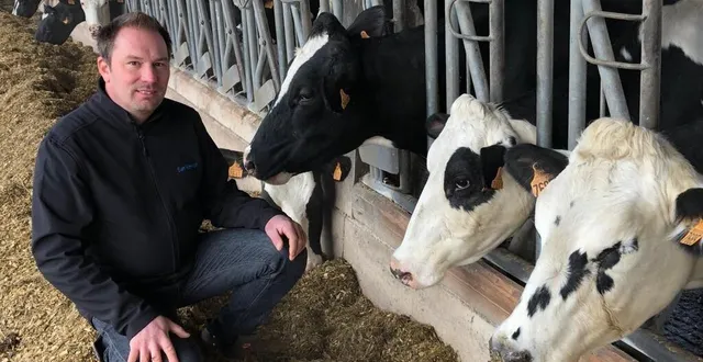 photo  julien foureau, éleveur de vaches laitières à verneil-le-chétif. « les éleveurs qui partent à la retraite me disent qu’ils vendent aujourd’hui leur lait au même prix que dans les années 1980. ils n’ont jamais amélioré leurs conditions de vie. »  &copy;  ouest-france 
