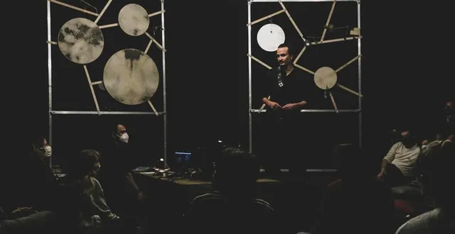 photo  ezra a rencontré les publics à chaque fin de représentation de signal.  &copy;  nicolas dorbon 