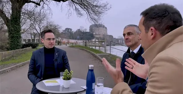 photo  nicolas leudière et daniel chevalier ont développé les projets de l’année face au présentateur de lmtv sarthe.  &copy;  ouest-france 