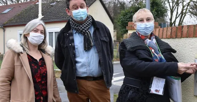 photo  christelle roussette, vincent barrais et arlette croiseau.  &copy;  le maine libre 