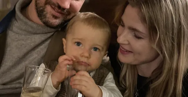 photo  pierre-emmanuel lecot, kseniya drobryna et charles-césar, leur enfant, ont passé noël dans leur nouvelle demeure, le château de lauresse.  &copy;  le maine libre 