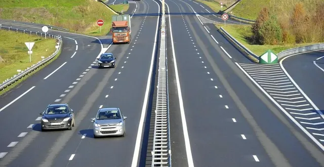 photo  au 1er février 2022, les tarifs augmentent sur les autoroutes de france. en moyenne, le tarif pour les autoroutes gérées par cofiroute augmente de 1,90 %.  &copy;  archives le maine libre – hervé petitbon 