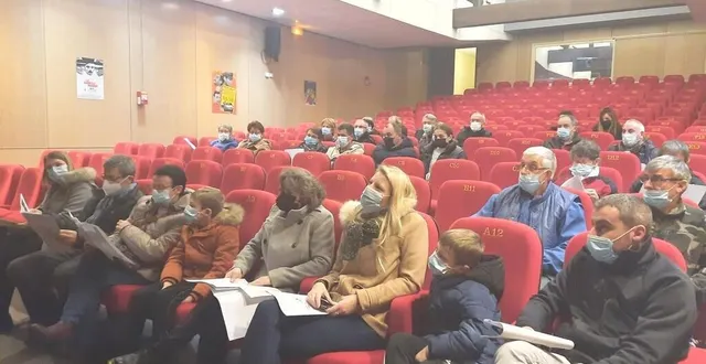 photo  les bénévoles ont répondu présents pour aider à l’organisation du fresn’urban trail qui se déroulera le 13 février 2022.  &copy;  le maine libre 