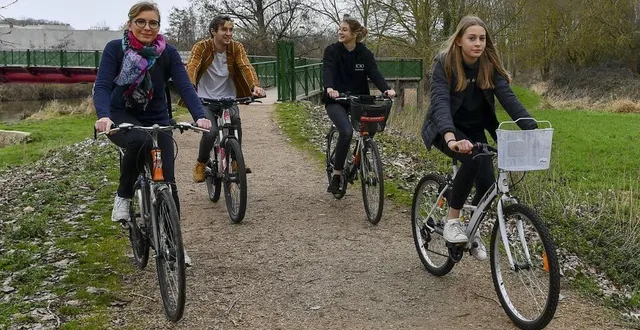 photo  les locations de vélo et autres activités de l’arche de la nature reprennent ce premier week-end des vacances scolaires. vous savez ce qu’il vous reste à faire.  &copy;  archives le maine libre – yvon loué 