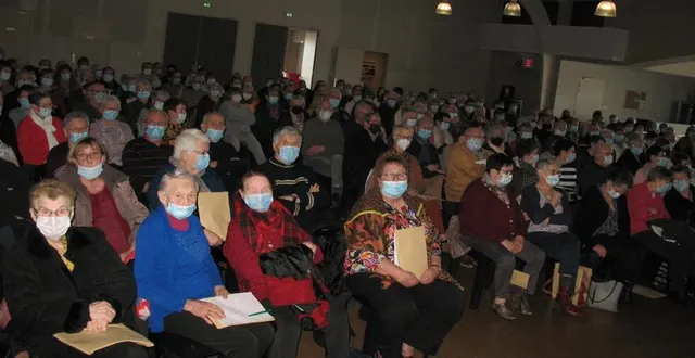 photo  la salle émile-joulain bondée pour l'assemblée générale  &copy;  ouest-france 