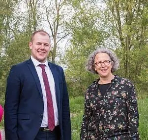 Dylan Benaud, ici aux côtés de Lea Duval, maire de Beaumont-sur-Sarthe, lors des élections départementales de 2021 archives Le Maine Libre photo dylan benaud, ici aux côtés de lea duval, maire de beaumont-sur-sarthe, lors des élections départementales de 2021 © archives le maine libre