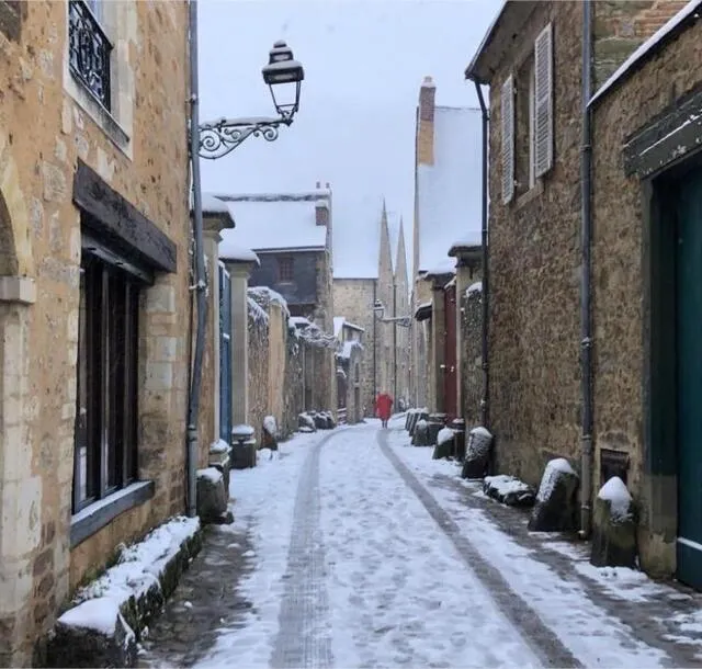 photo le 10 février 2021, au mans, une fine couche de neige a recouvert la ville. le lendemain, le 11 février, c'était la journée la plus froide de l'année dans le département.  ©  ouest-france