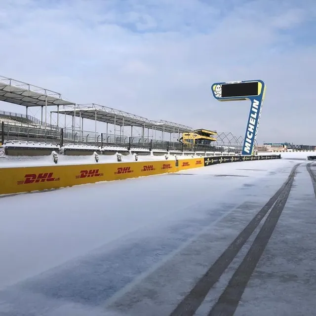 photo le circuit bugatti sous la neige au mans dans la sarthe le 10 février 2021.  ©  ouest-france