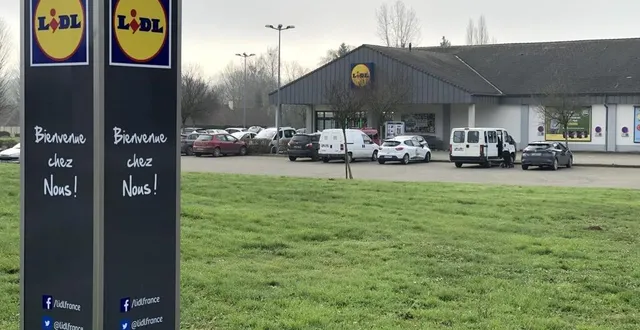 photo  le lidl de mareil-en-champagne, en sarthe, a prévu de s’agrandir dans les semaines à venir. enfin si le groupe allemand ne fait pas jouer les clauses suspensives qu’il avait exigées auprès de la communauté de communes.  &copy;  ouest-france 