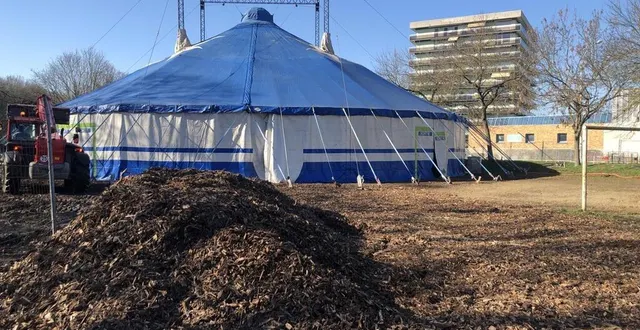 photo  un nouveau chapiteau en attendant la fin de la construction du plongeoir.  &copy;  ouest-france 